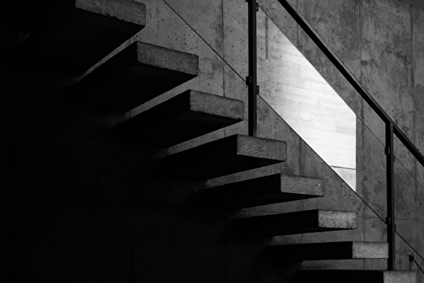 Maria Regina Martyrum - Treppe Eingangshalle